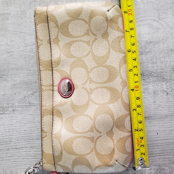 Coach tan & pink wristlet, outer pocket&zipper, inside 2 pockets, 6 cc slots. - Picture 8 of 8